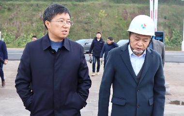 南溪區(qū)委書記、南溪經(jīng)開區(qū)黨工委書記劉剛率隊調(diào)研遠(yuǎn)東股份宜賓智能產(chǎn)業(yè)園